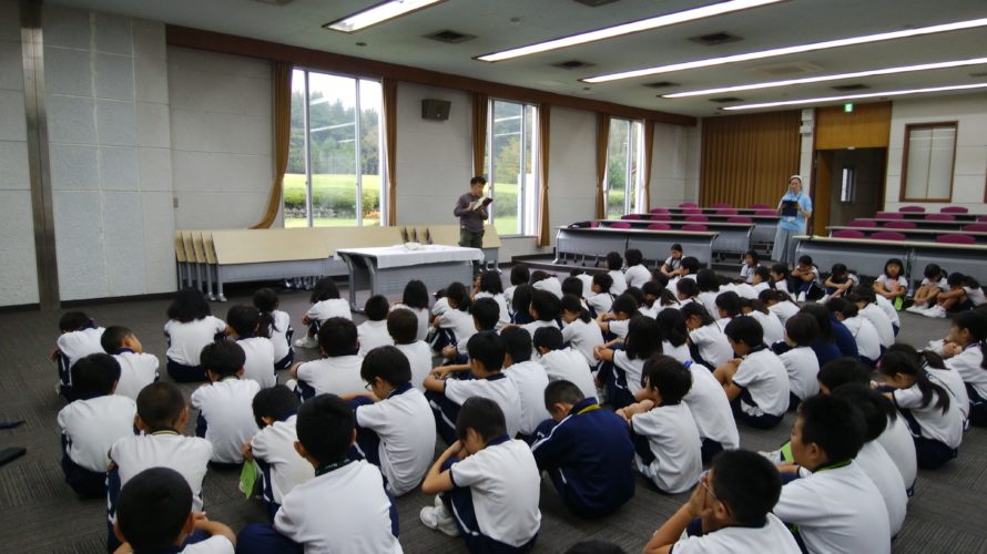 3年富士林間学校 2日目 朝会・祈りの集い