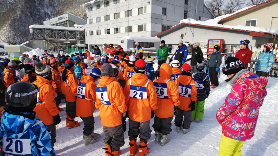 雪の学校 スキーレッスンが始まりました