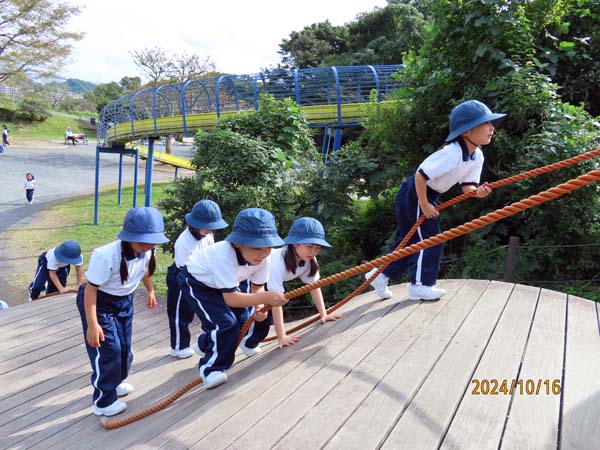 秋の遠足・社会科見学を行いました