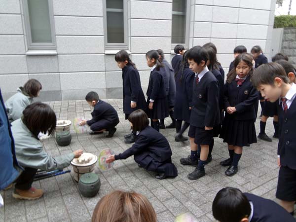 ３年生　社会科見学　飛鳥山博物館